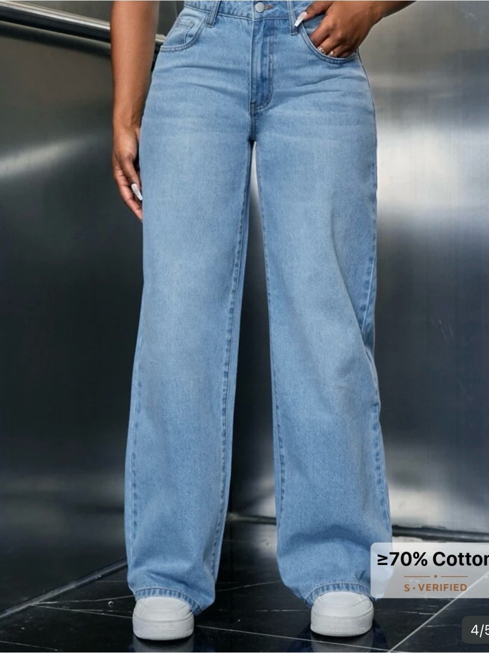 High-Waist Wide-Leg Women’s Jeans - Light Blue